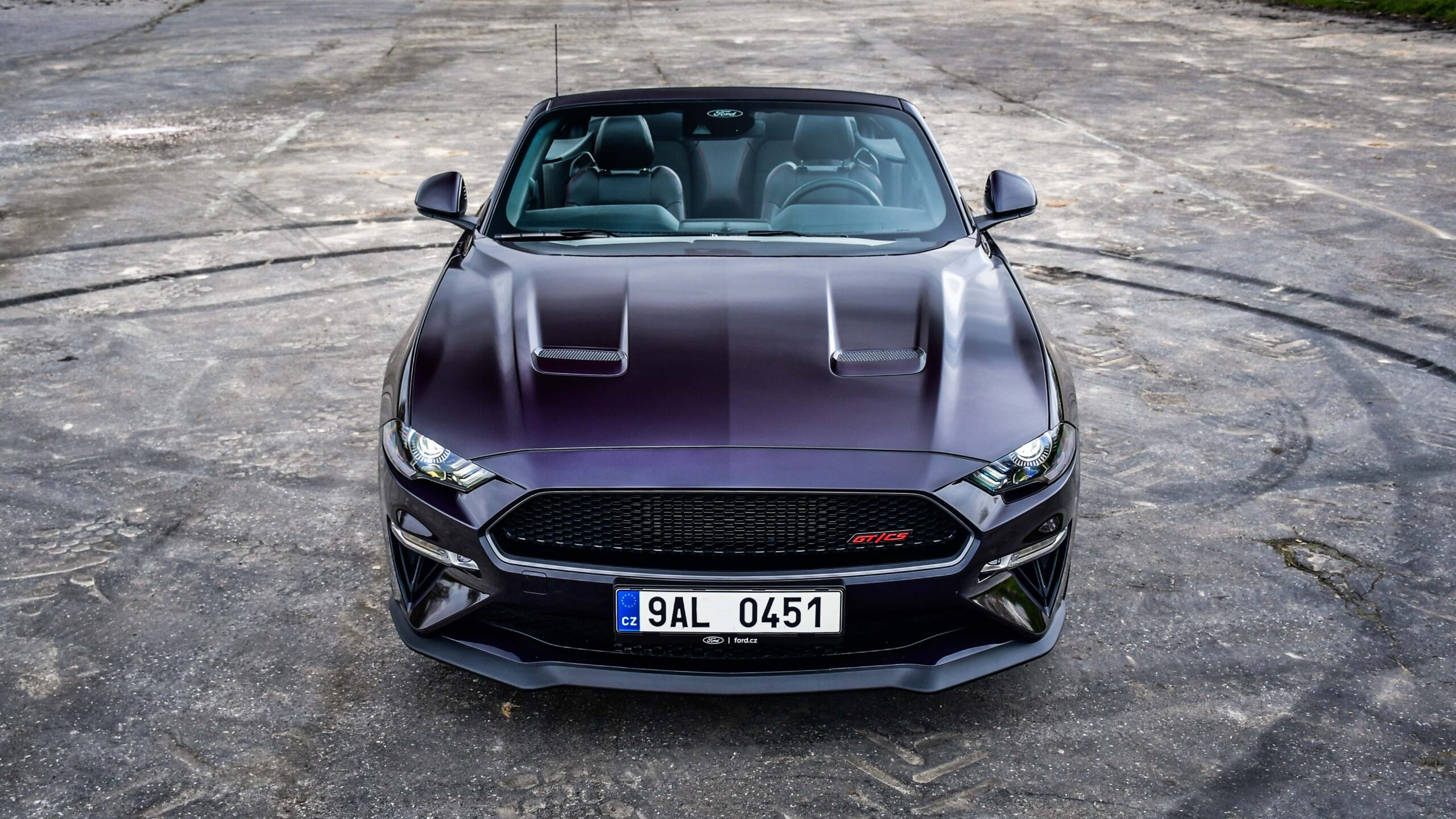 AUTOMOTIVE
PHOTOGRAPHER
& COPYWRITER